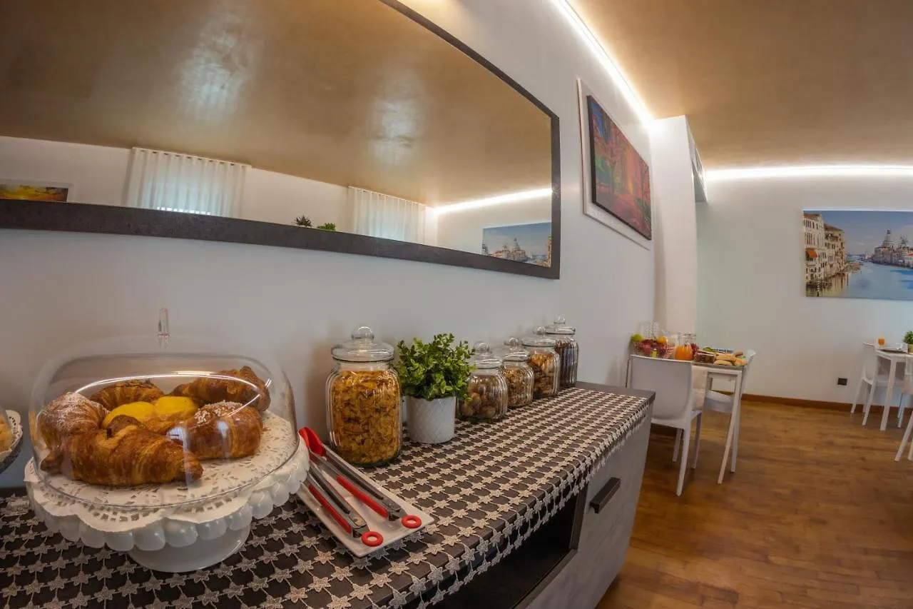 Bed & Breakfast Venice Friends Mestre 0*,  Italy