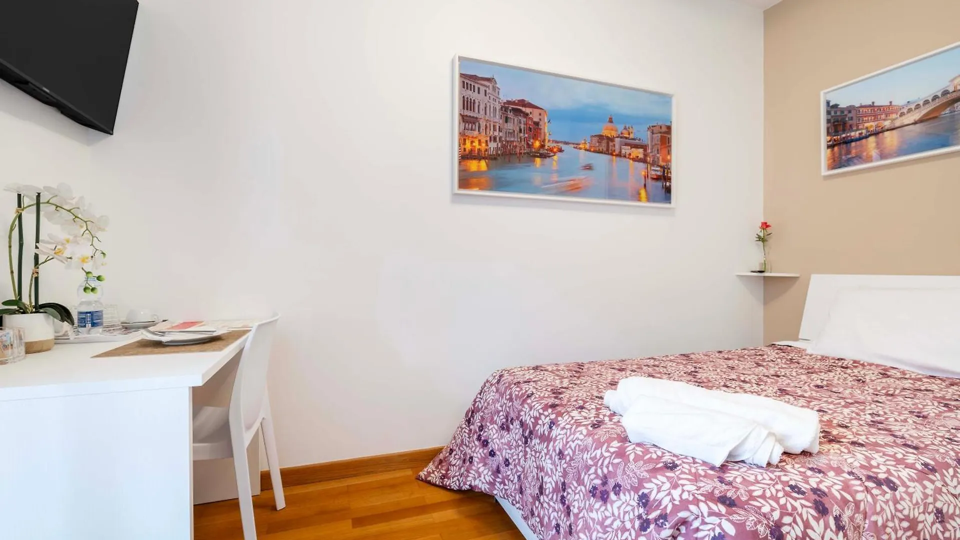 Bed & Breakfast Venice Friends Mestre 0*,  Italy